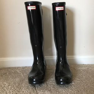 Like new glossy black Hunter wellies